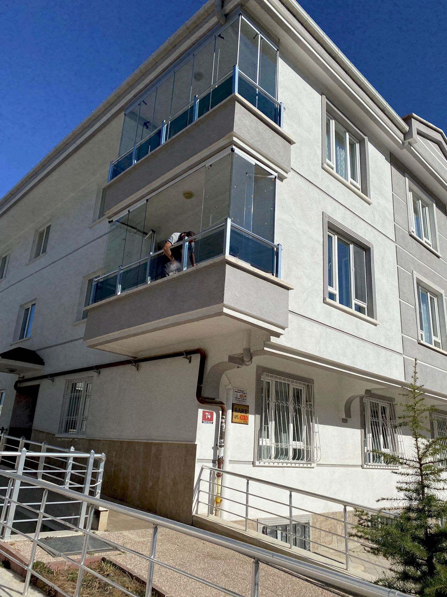 cam balkon hasan bey